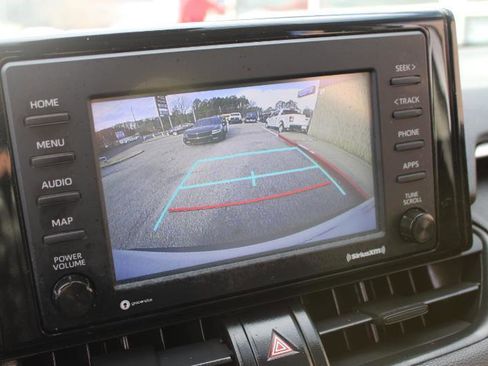 Used 2021 Toyota RAV4 XLE AWD/4WD image 27