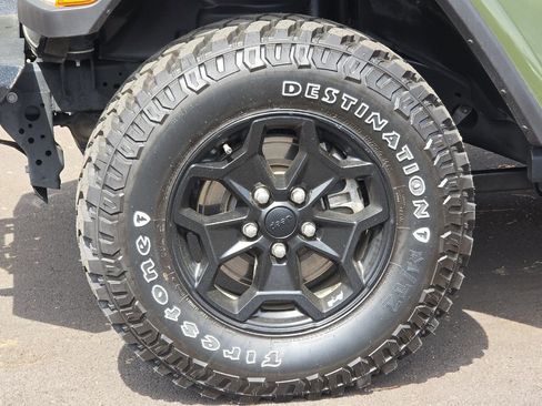 Used 2021 Jeep Gladiator Willys image 31