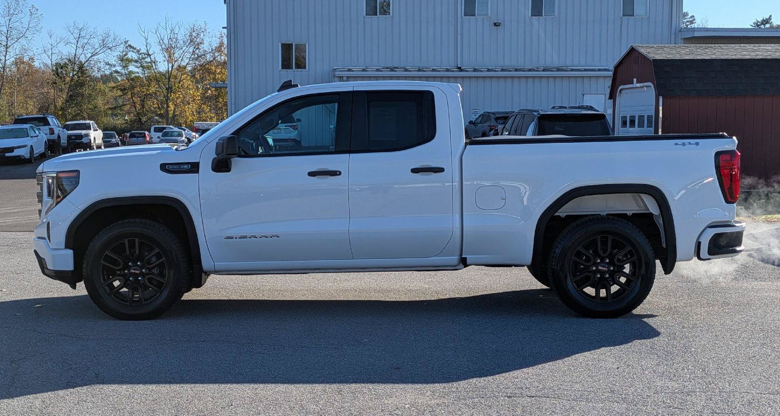 Used 2023 GMC Sierra 1500 Pro w/ Graphite Edition AWD/4WD image 5