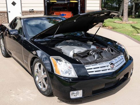 Used 2006 Cadillac XLR RWD image 23