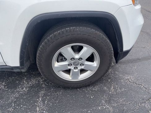 Used 2013 Jeep Grand Cherokee Laredo w/ Laredo E Group AWD/4WD image 17