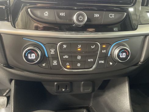 Used 2022 Chevrolet Traverse LT AWD/4WD image 22