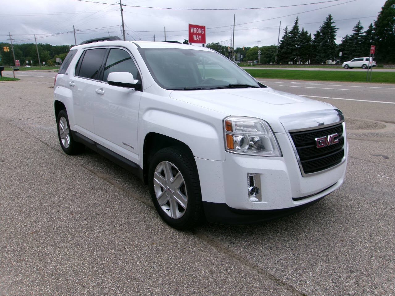 Used 2011 GMC Terrain SLE w/ Convenience Package AWD/4WD image 3