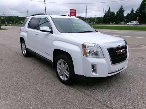 Used 2011 GMC Terrain SLE w/ Convenience Package AWD/4WD image 3