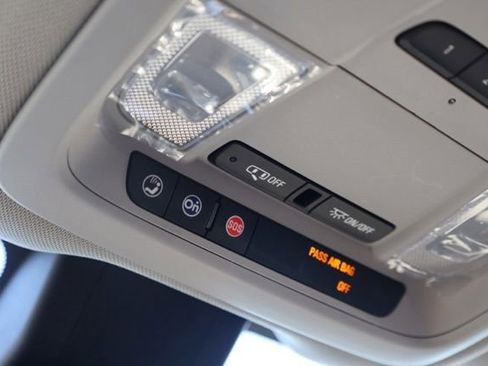 Used 2018 Chevrolet Equinox Premier image 29