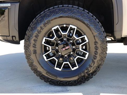 New 2026 GMC Sierra 2500 AT4X AWD/4WD image 9