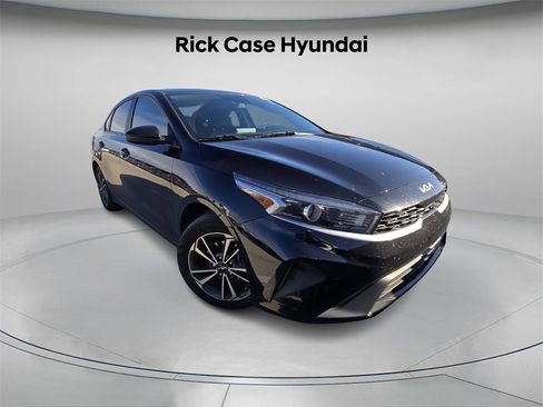 Used 2023 Kia Forte LXS image 3