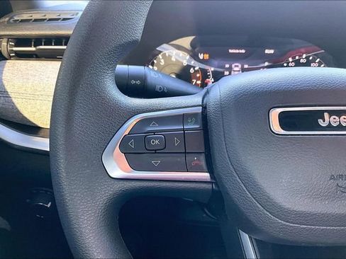 Used 2023 Jeep Compass Sport image 10