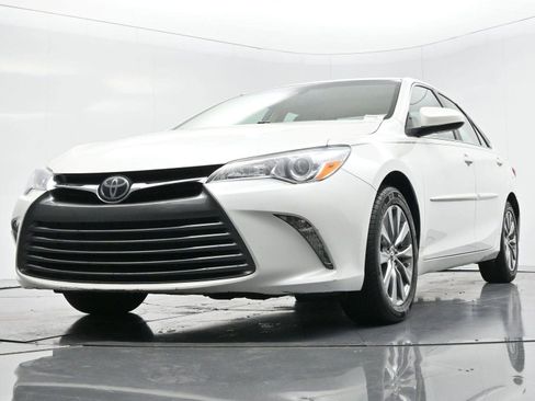 Used 2017 Toyota Camry XLE image 42
