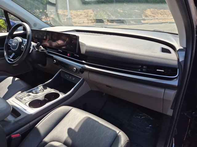 Used 2026 Kia Carnival LXS FWD image 23