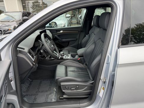 Used 2024 Audi Q5 e Premium Plus w/ Premium Plus Package AWD/4WD image 3