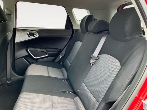 Used 2024 Kia Soul LX FWD image 17