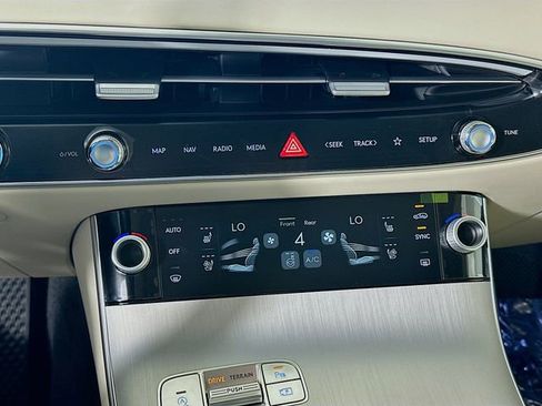 New 2026 Genesis GV70 2.5T Advanced AWD/4WD image 14