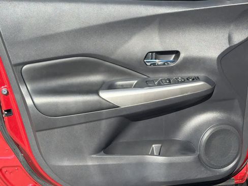 Used 2019 Nissan Kicks SR w/ SR Premium Package image 11