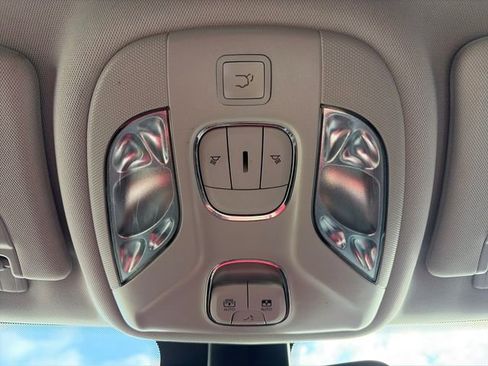 Used 2022 Jeep Compass Latitude w/ Sun and Sound Group AWD/4WD image 57