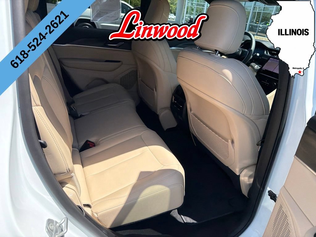 Used 2025 Jeep Grand Cherokee Limited AWD/4WD image 10