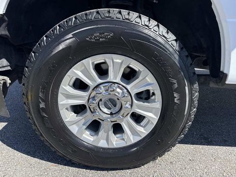 Used 2022 Ford F250 XLT AWD/4WD image 9