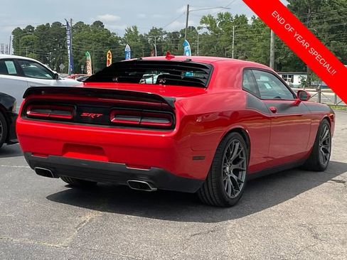 Used 2015 Dodge Challenger SRT image 7