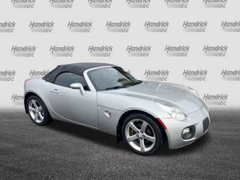 Used 2008 Pontiac Solstice GXP w/ Premium Package image 2