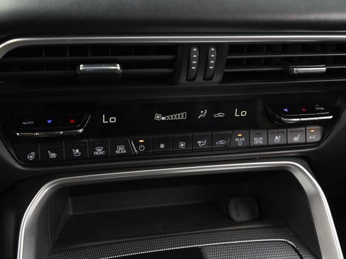 Certified 2024 MAZDA CX-90 Plug-In Hybrid w/ Premium Plus AWD/4WD image 36
