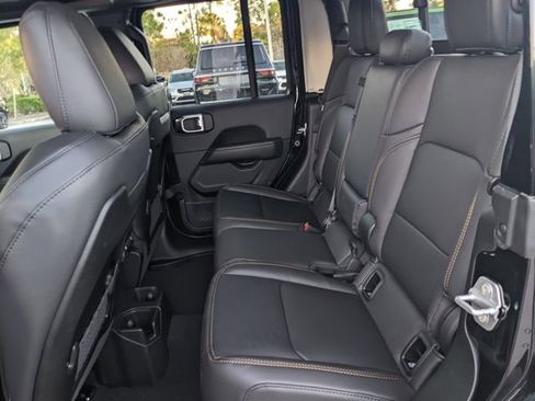 New 2026 Jeep Gladiator Sport AWD/4WD image 9