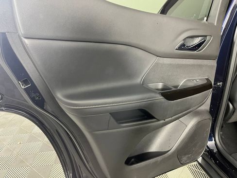 Used 2021 GMC Acadia AT4 w/ Preferred Package image 12