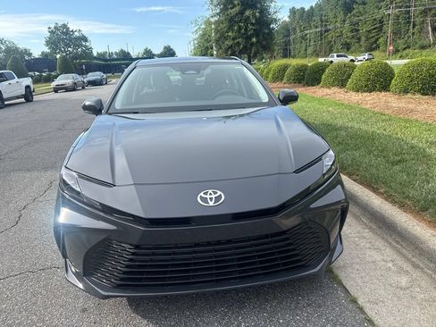 Used 2025 Toyota Camry LE w/ Convenience Package FWD image 8