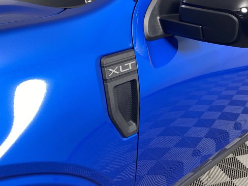 New 2025 Ford Maverick XLT w/ XLT Luxury Package image 9