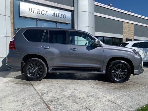 Used 2022 Lexus GX 460 Premium w/ Accessory Package image 6