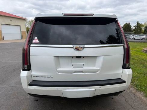 Used 2017 Cadillac Escalade Luxury w/ LPO, Radiant Package AWD/4WD image 2