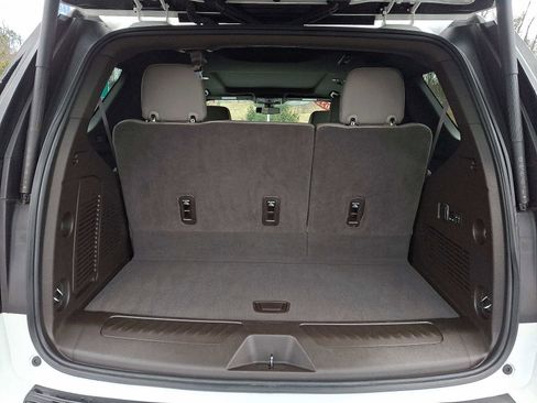 Used 2022 GMC Yukon SLT w/ SLT Premium Package image 28