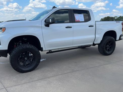 Used 2022 Chevrolet Silverado 1500 LT Trail Boss w/ LT Trail Boss Premium Package AWD/4WD image 5
