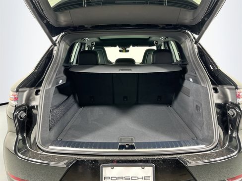 Certified 2025 Porsche Cayenne image 38