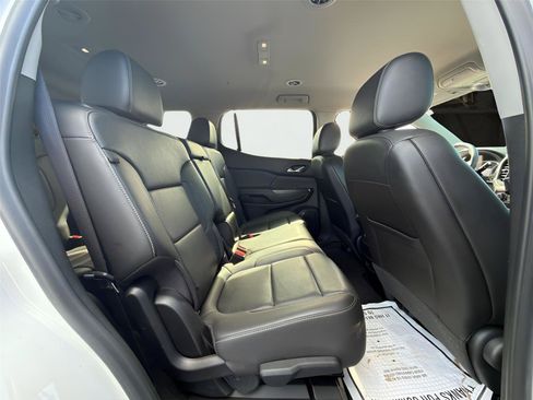 Certified 2023 GMC Acadia SLT FWD image 18