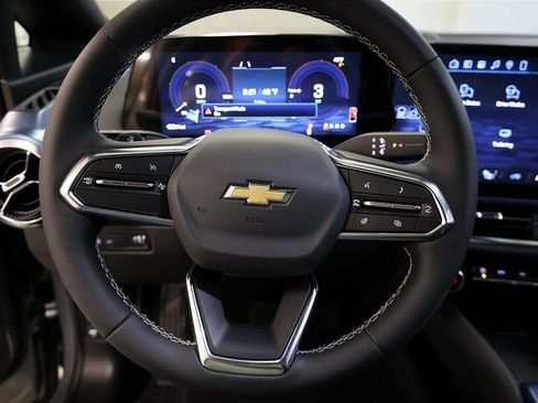 New 2026 Chevrolet Equinox EV LT image 18