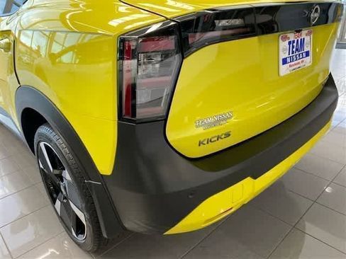 New 2025 Nissan Kicks SR image 38