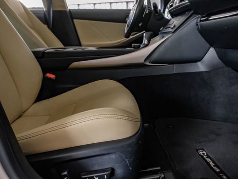 Used 2016 Lexus IS 200t RWD image 32