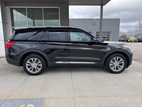 Certified 2024 Ford Explorer Limited w/ Limited Technology Package image 9