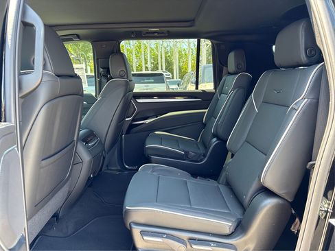 New 2026 Cadillac Escalade ESV Sport w/ LPO, ONYX Package RWD image 9