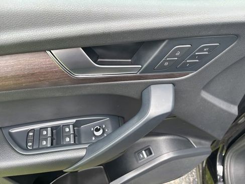 Used 2023 Audi Q5 2.0T Premium w/ Convenience Package AWD/4WD image 19