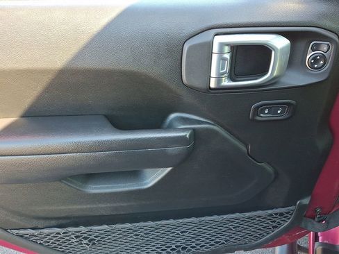 Used 2022 Jeep Wrangler Sport S image 15