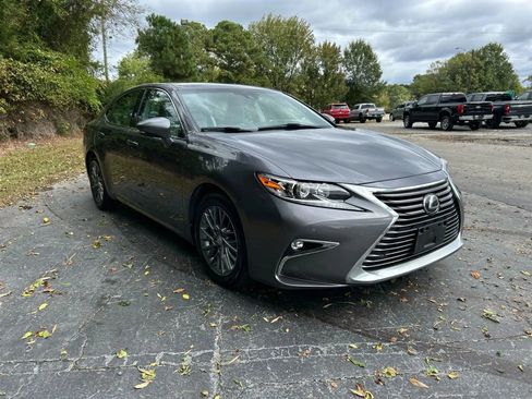 Used 2018 Lexus ES 350 w/ Navigation System Package image 5
