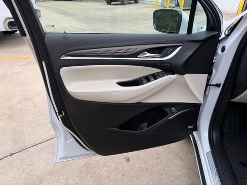 Used 2024 Buick Enclave Avenir w/ Avenir Technology Package image 9