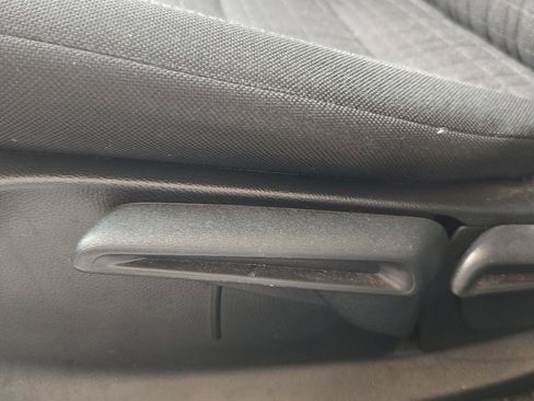 Certified 2023 Honda HR-V LX image 3