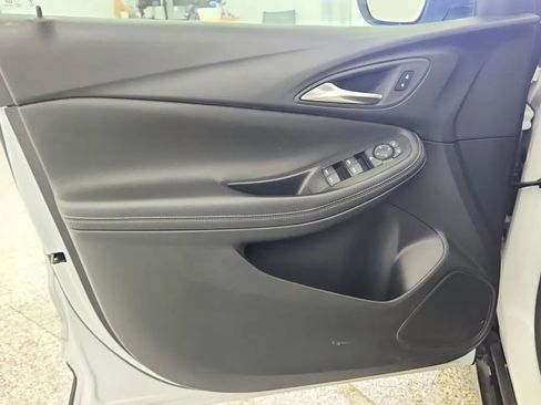 Used 2024 Buick Encore GX Sport Touring image 32