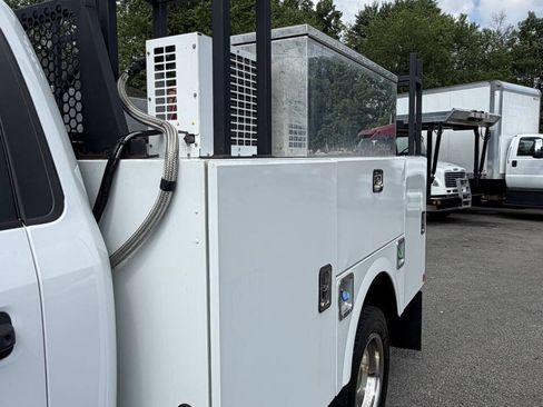Used 2017 Ford F550 4x4 Regular Cab Super Duty image 58