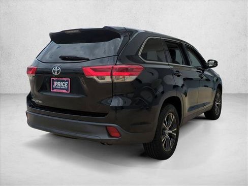 Used 2019 Toyota Highlander LE image 5