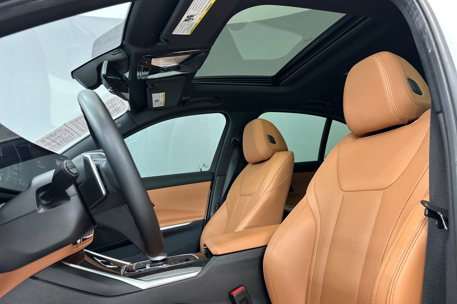 Certified 2024 BMW 330i Sedan w/ Convenience Package RWD image 23