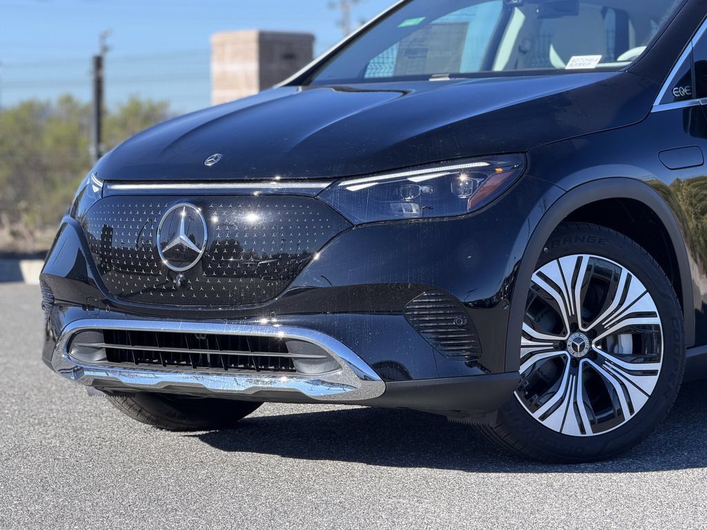 New 2026 Mercedes-Benz EQE 320 4MATIC SUV image 3