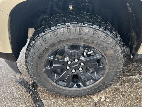 Used 2022 GMC Canyon AT4 image 10